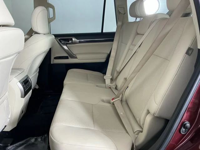 Used 2020  Lexus 460 image 28