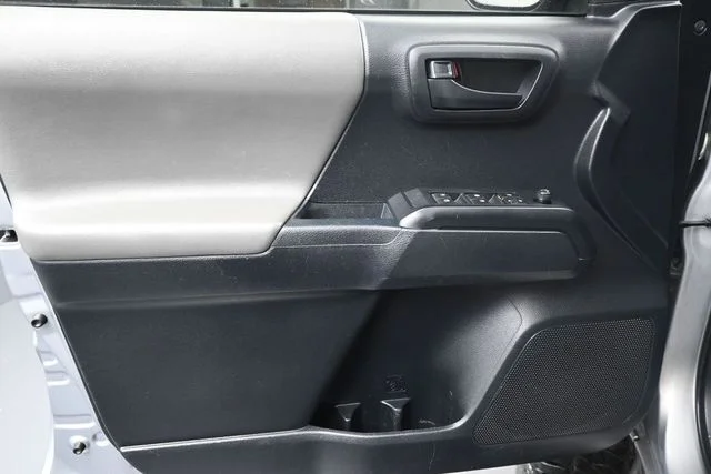 Used 2019 Silver Toyota SR image 13