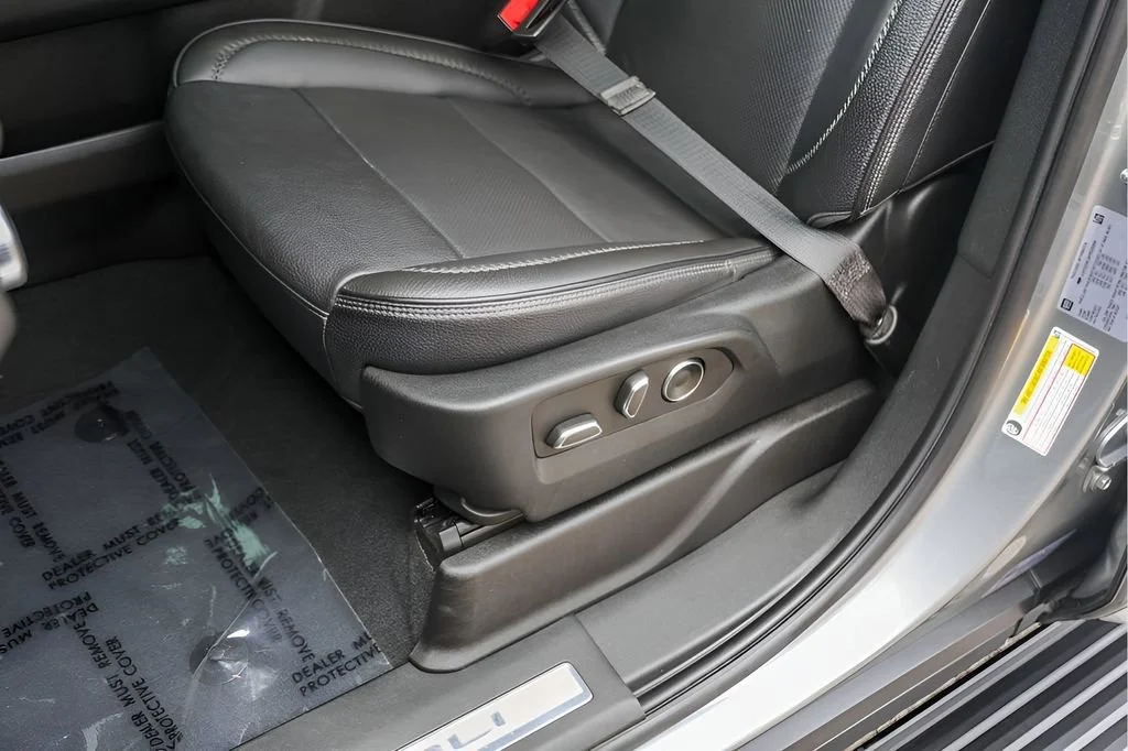 Used 2023 Sterling Metallic GMC Denali image 11