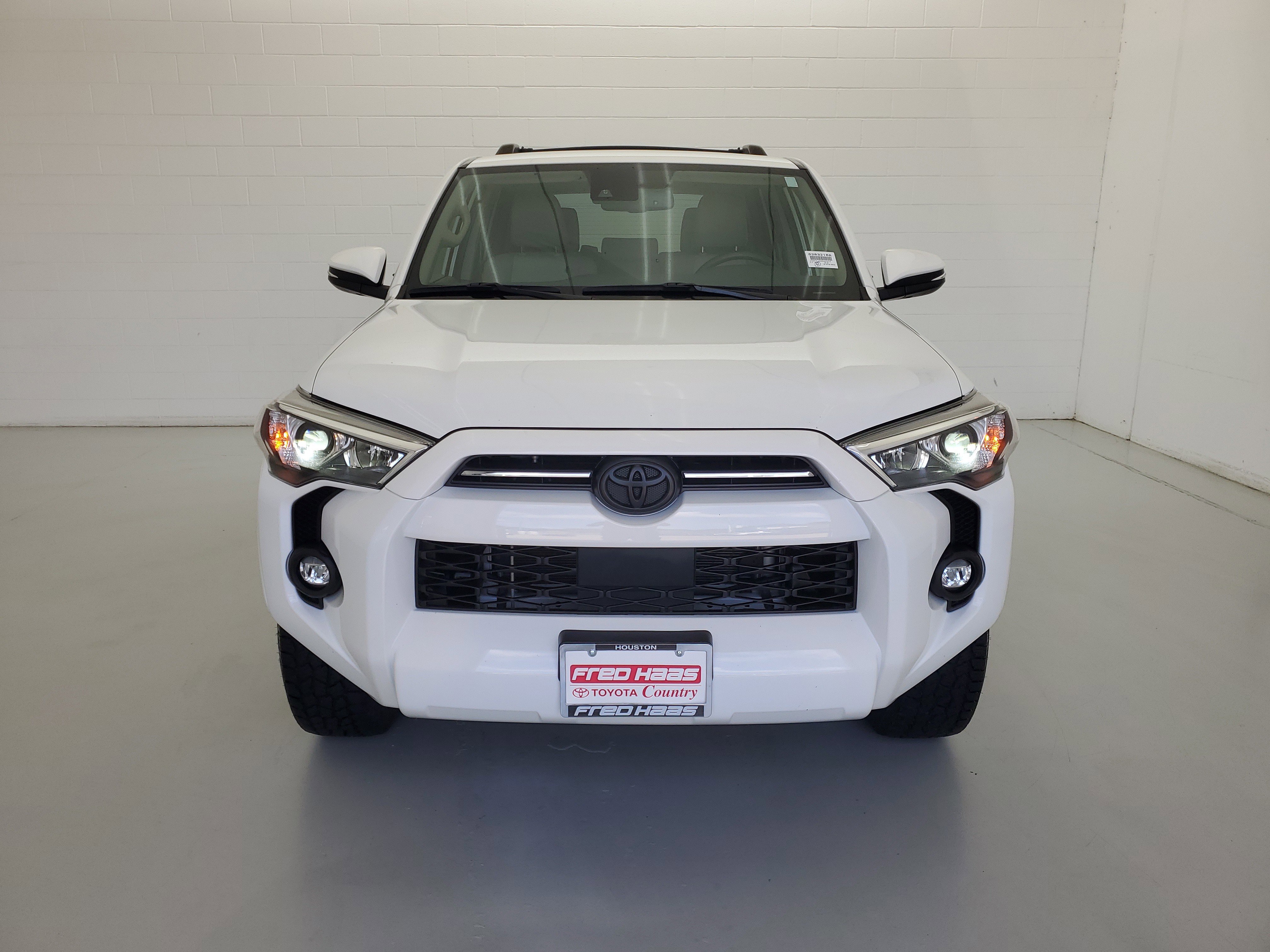 Used 2023 Ice Cap Toyota SR5 Premium image 3