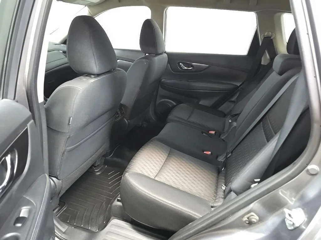 Used 2018 Gray Nissan S image 30