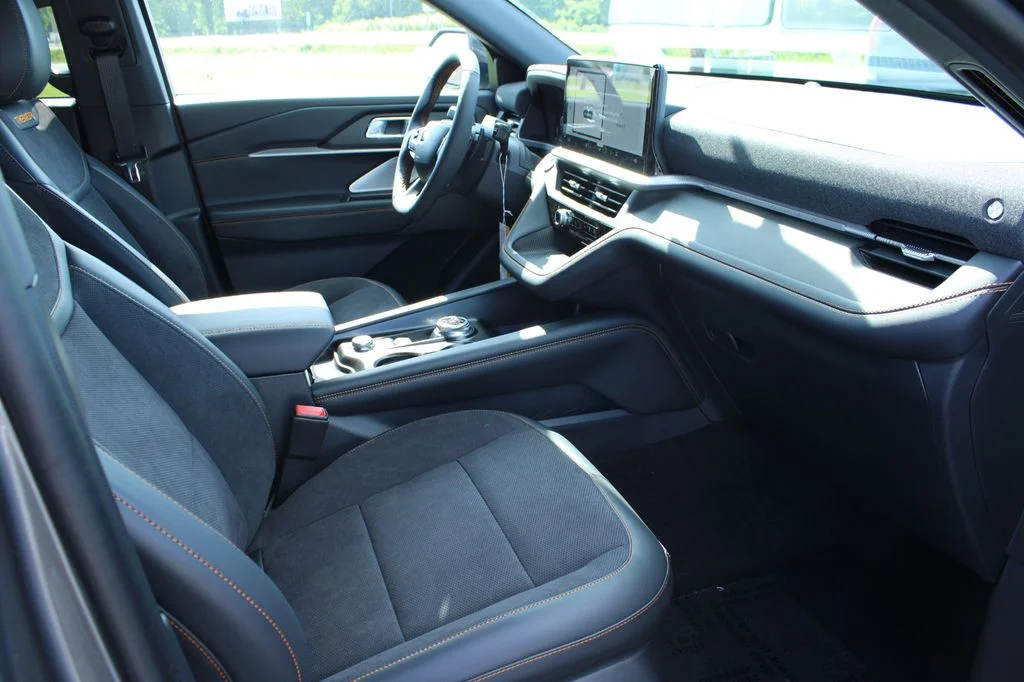 New 2026 Carbonized Gray Metallic Ford Tremor® image 32