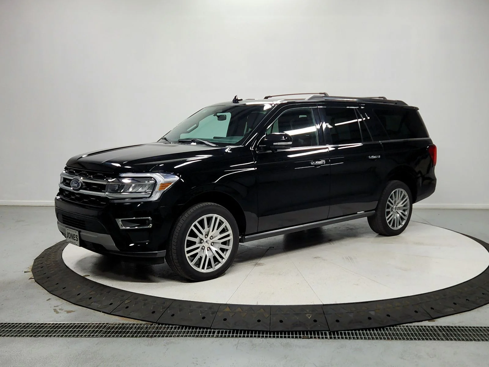 Used 2023 Black Ford Limited image 3