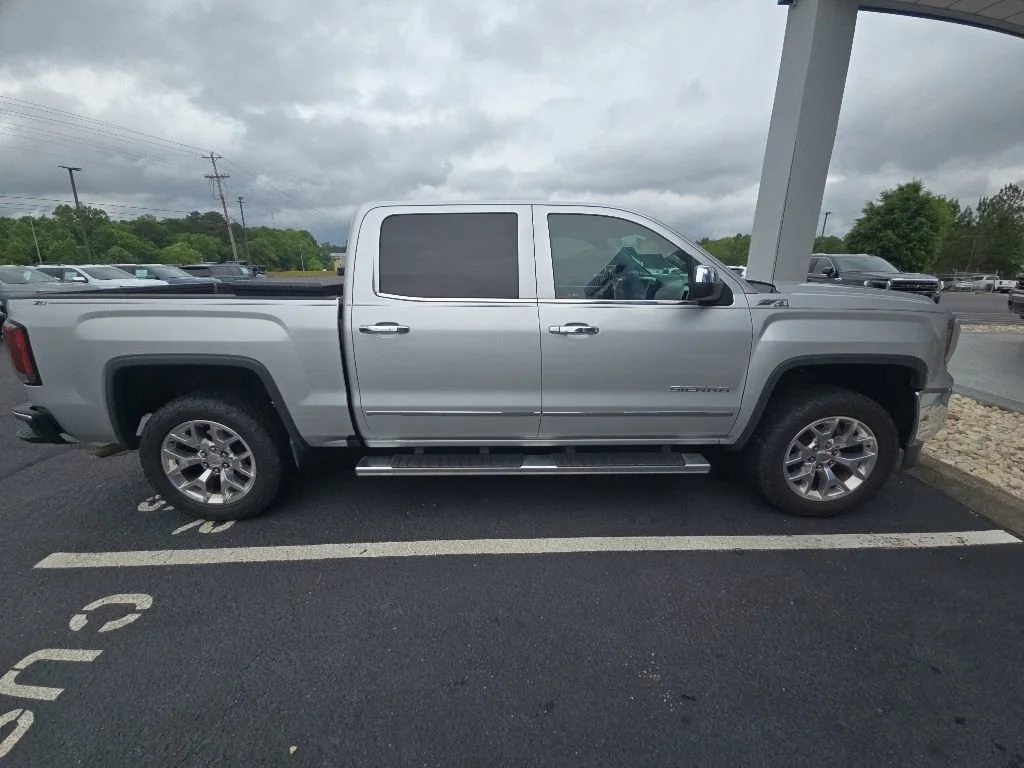 Used 2017 QUICKSILVER METALLIC GMC SLT image 13