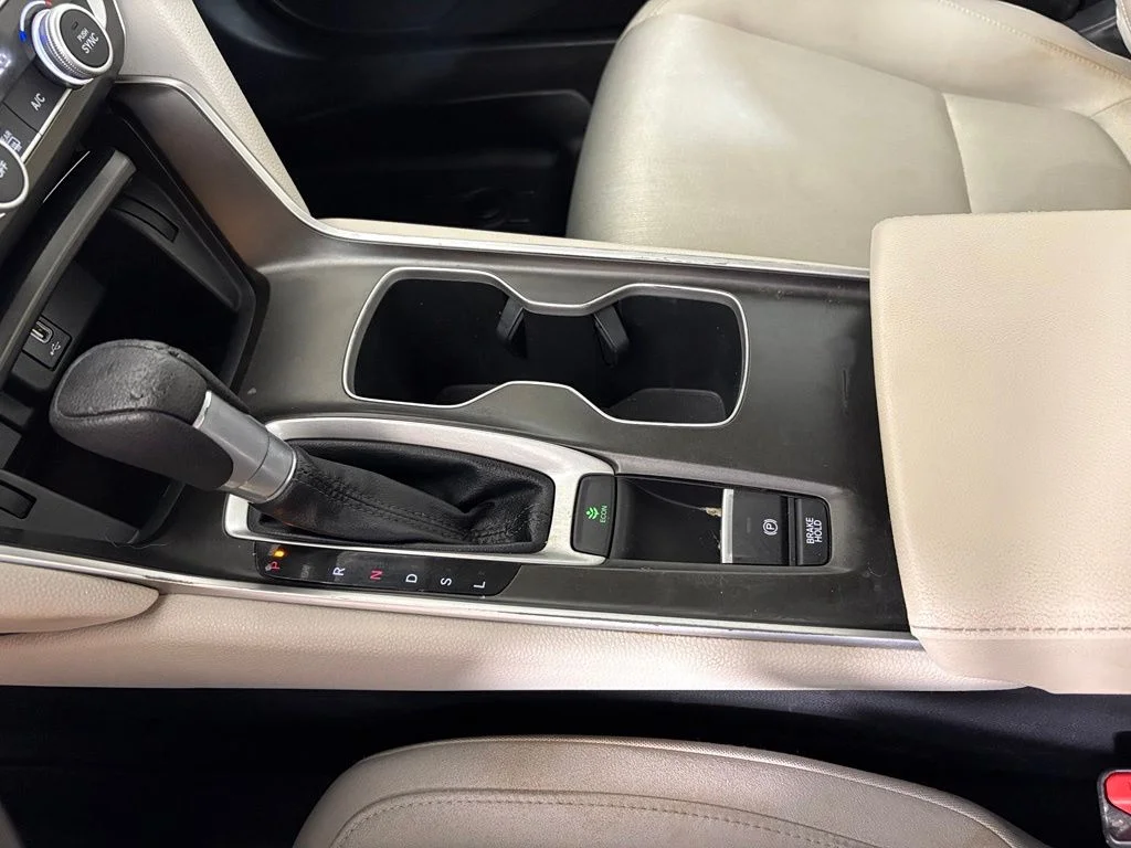 Used 2018  Honda LX image 29
