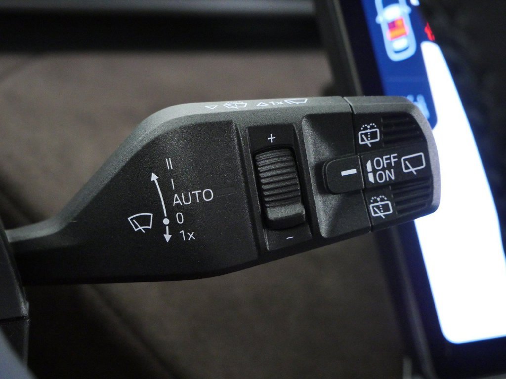 New 2027 Dravit Grey Metallic BMW  image 45