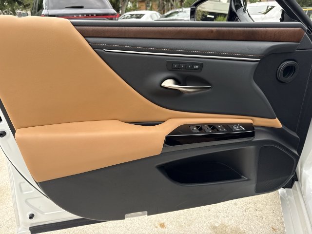 2024 Lexus ES 350 - Photo 13