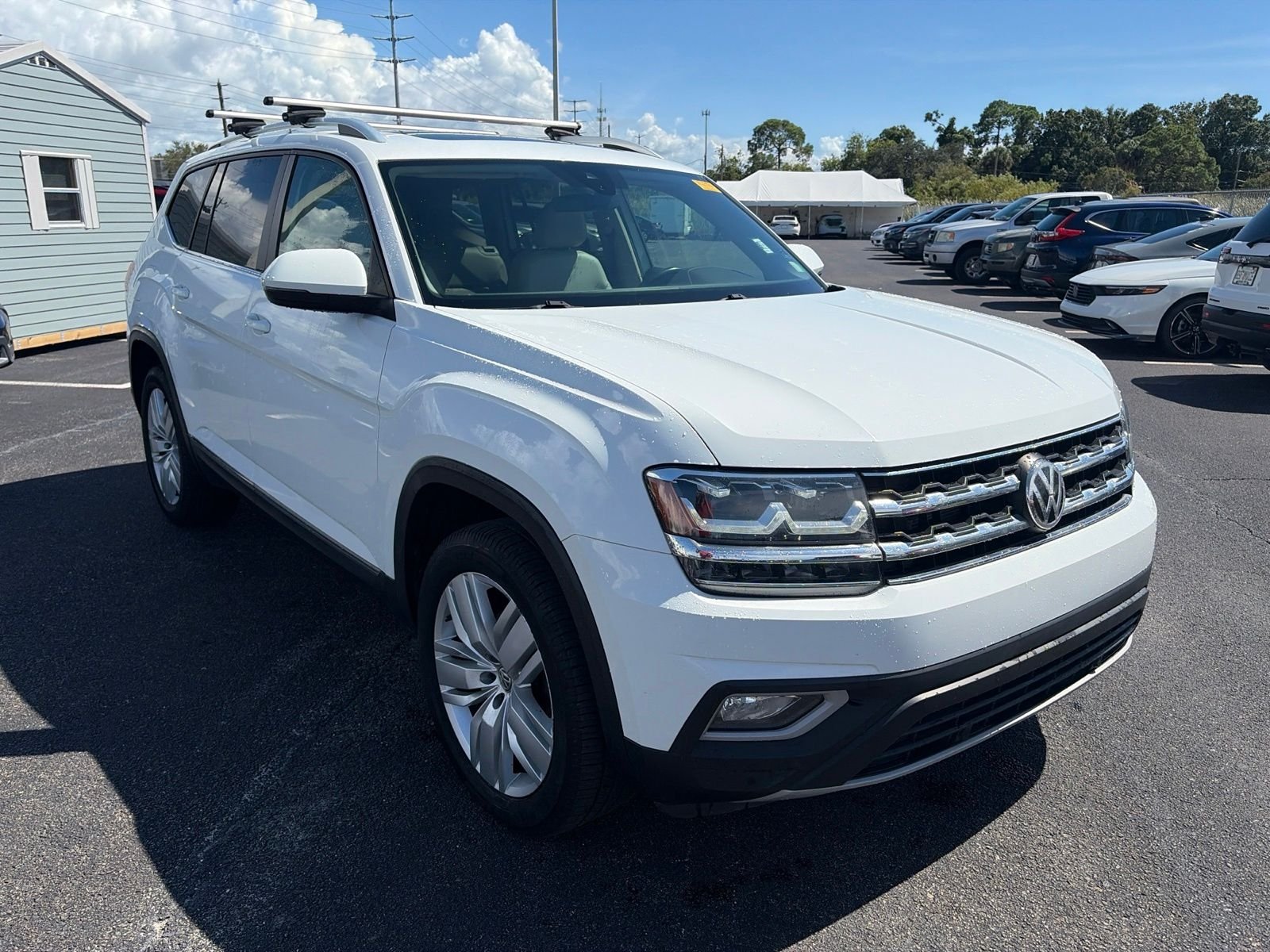 Used 2019 White Volkswagen SEL image 1