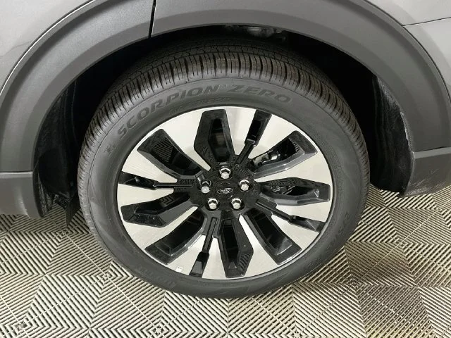 New 2026 Gray Ford Platinum image 22
