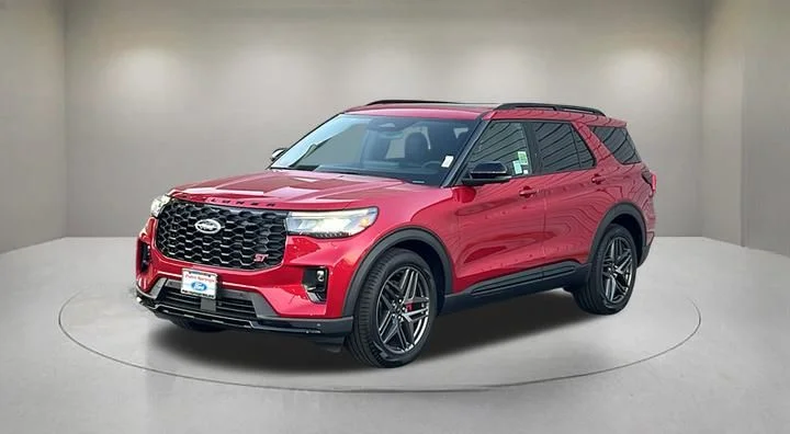New 2026 Rapid Red Metallic Tinted Clearcoat Ford ST-Line image 2