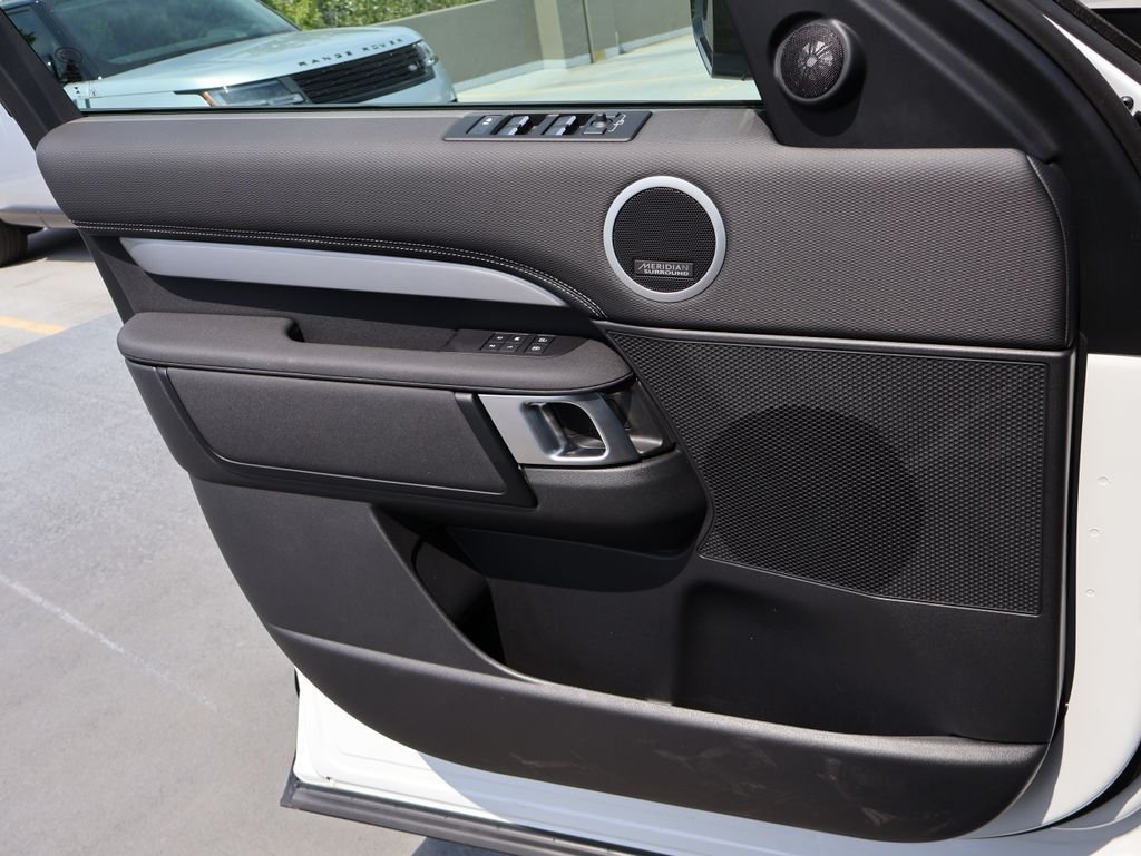New 2026 Fuji White Land Rover Dynamic SE image 38