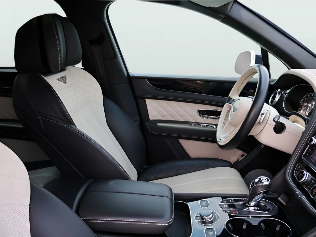 Used 2018 Glacier White Bentley W12 image 9
