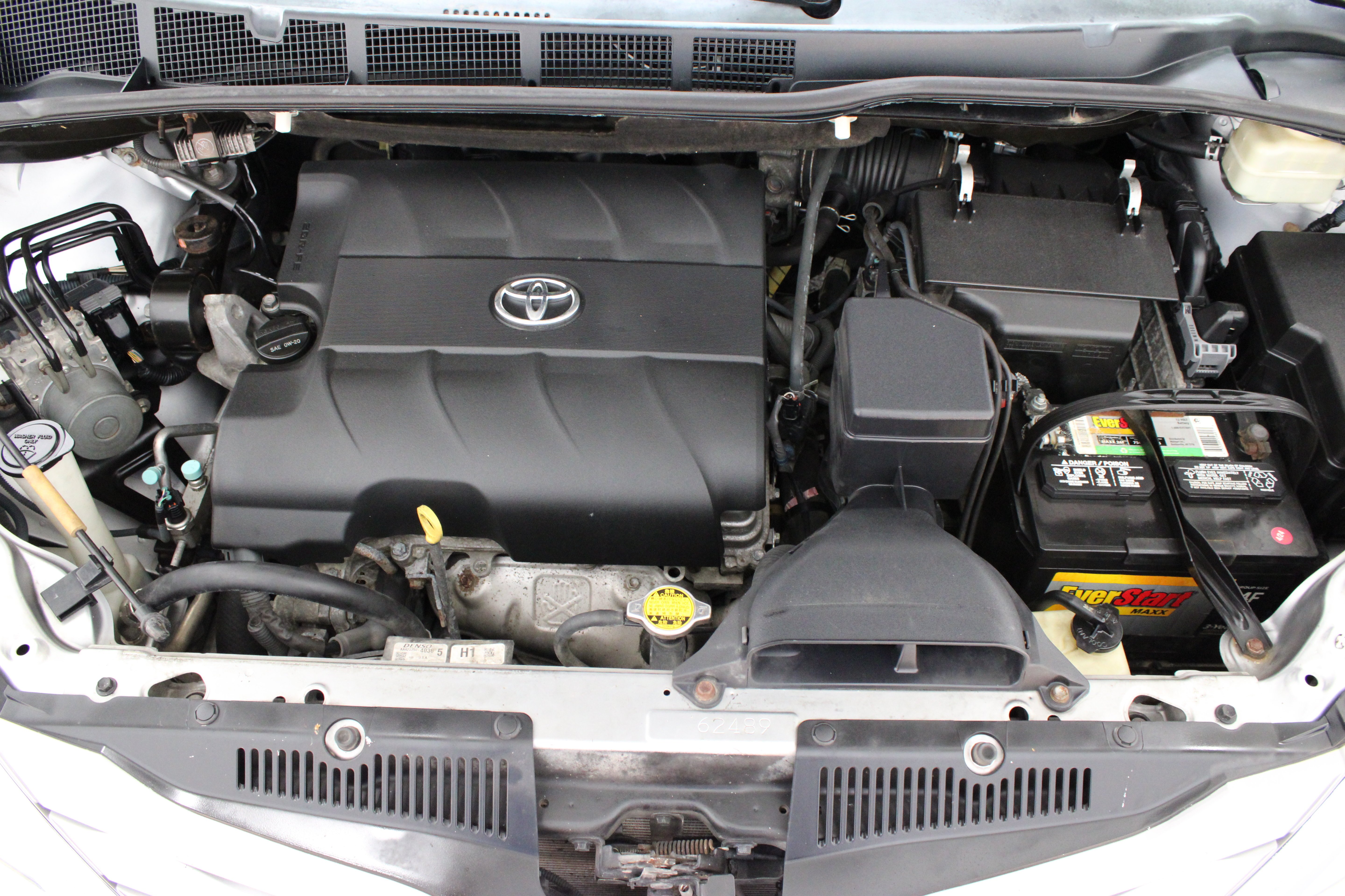 Used 2015 Silver Sky Metallic Toyota XLE Premium 3.5L image 39