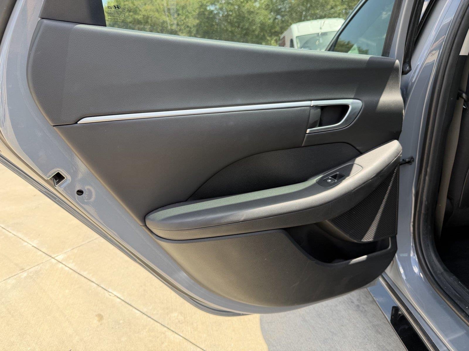 Used 2025 Transmission Blue Hyundai SEL image 17