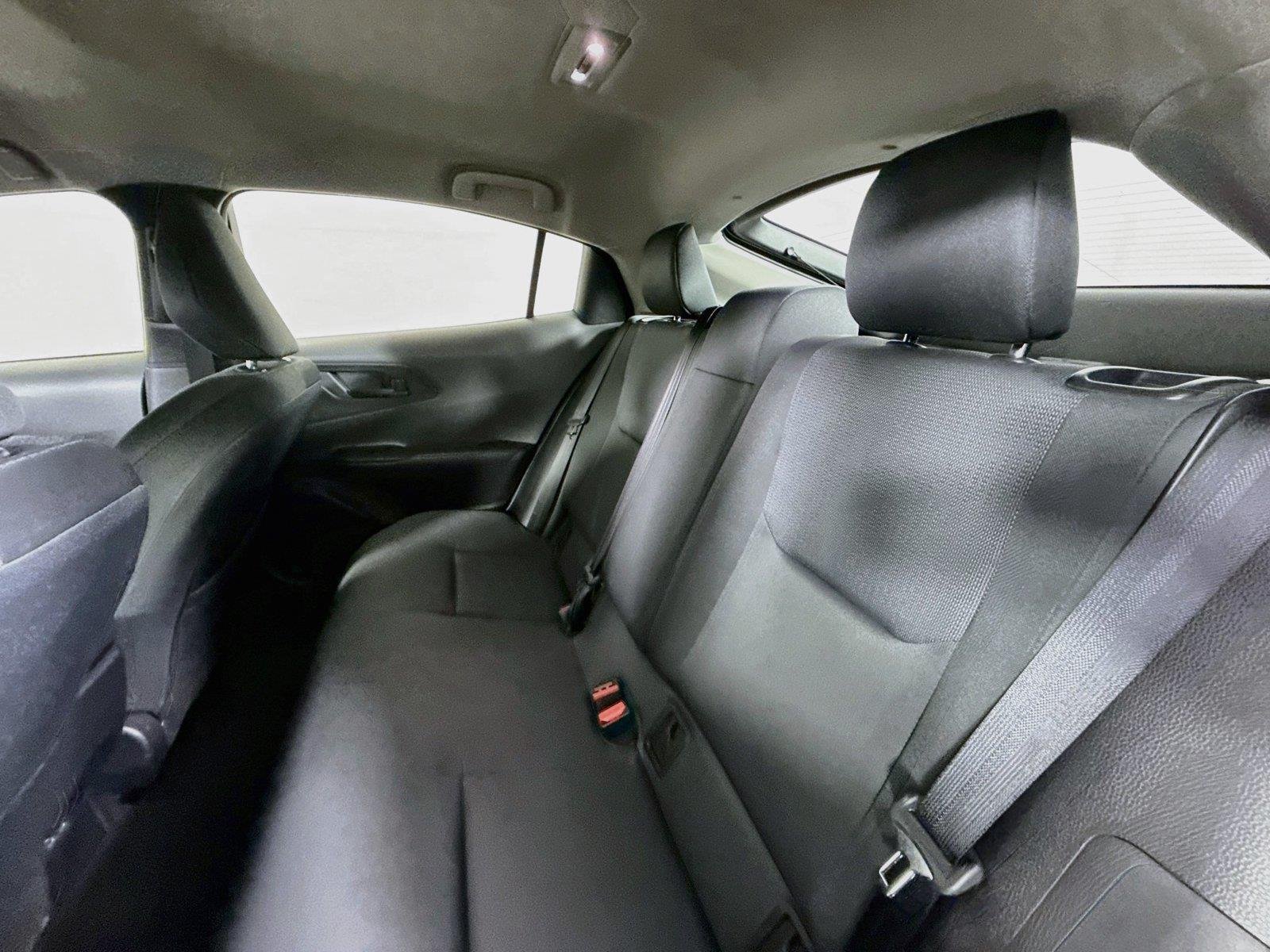 Used 2025 Wind Chill Pearl Toyota LE image 27