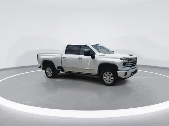 Certified Used 2025 Iridescent Pearl Tricoat Chevrolet High Country image 2