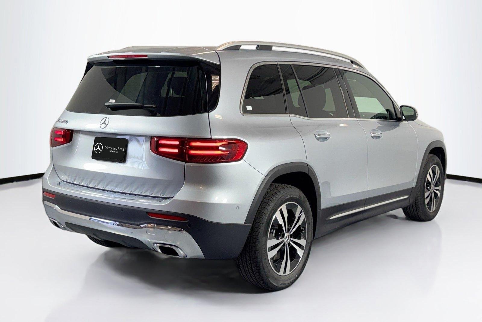 New 2026 Cirrus Silver Metallic Mercedes-Benz GLB 250 image 5