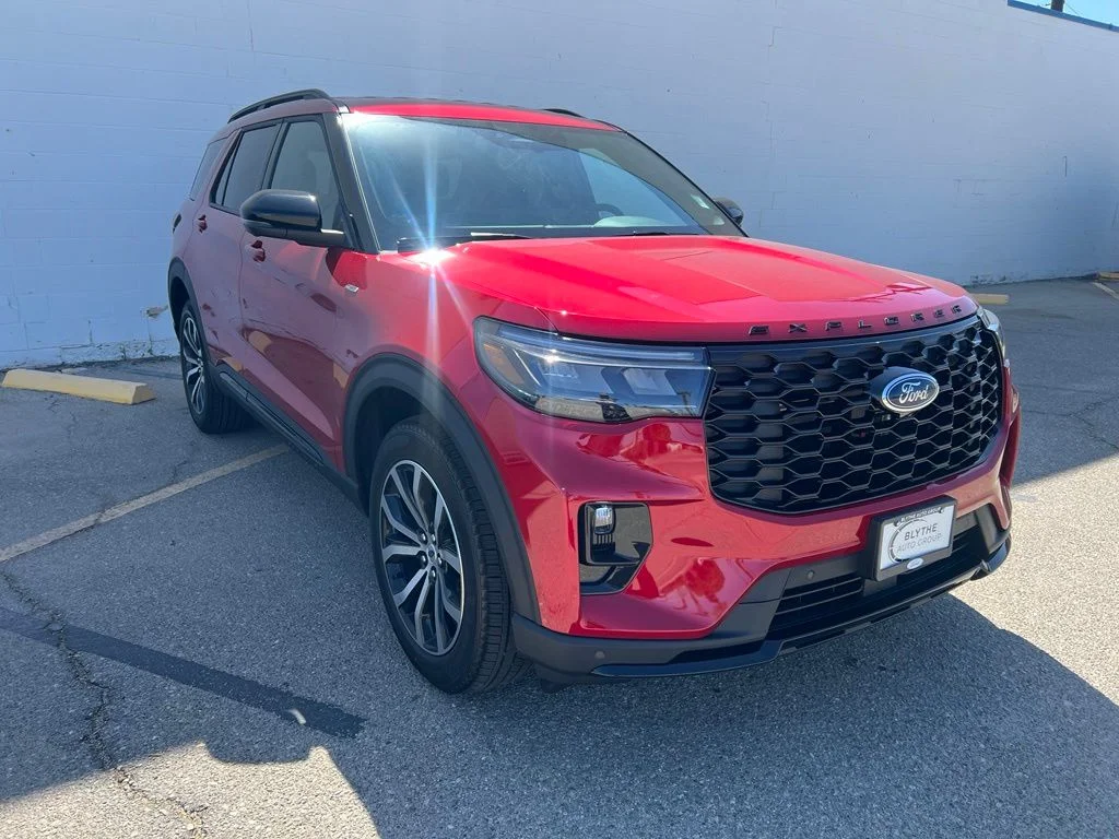 New 2026 Rapid Red Metallic Tinted Clearcoat Ford ST-Line image 8