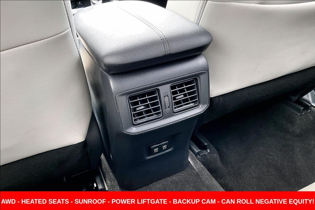 Used 2020 Gray Toyota XLE Premium image 10