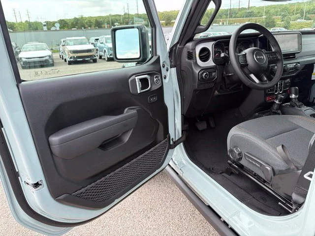 New 2027 White/off-white Jeep Willys image 11