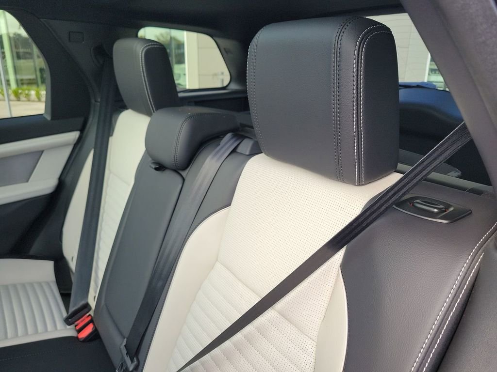 2025 Land Rover Discovery Sport Dynamic SE - Photo 15