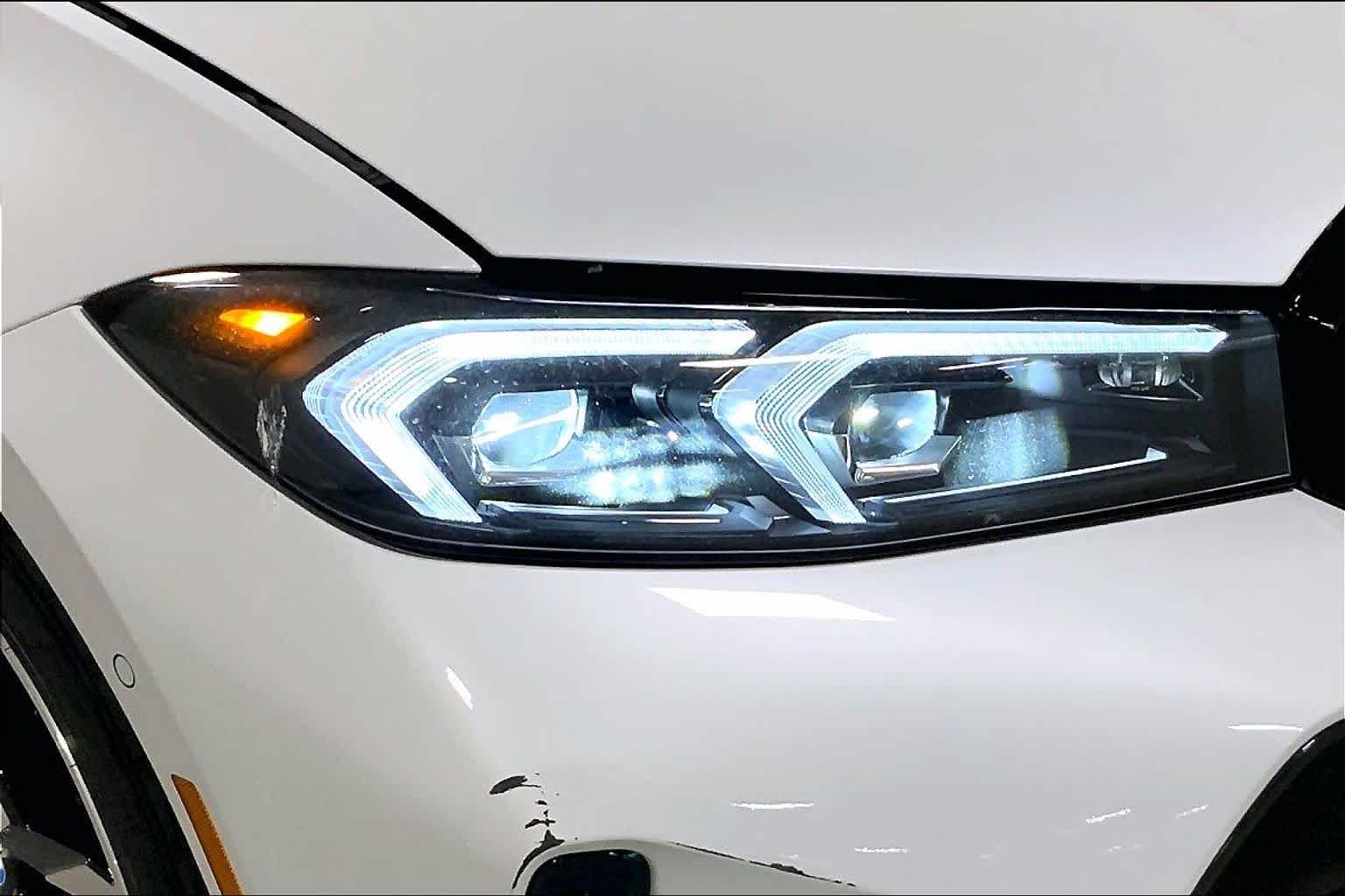 New 2026 Mineral White Metallic BMW 330i xDrive image 10