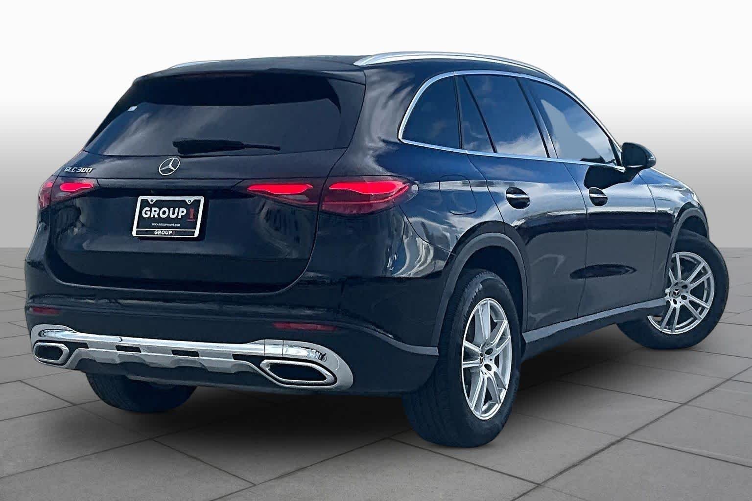 Used 2025 Black Mercedes-Benz GLC 300 image 12