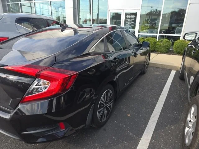 Used 2018 Crystal Black Pearl Honda EX-L image 12