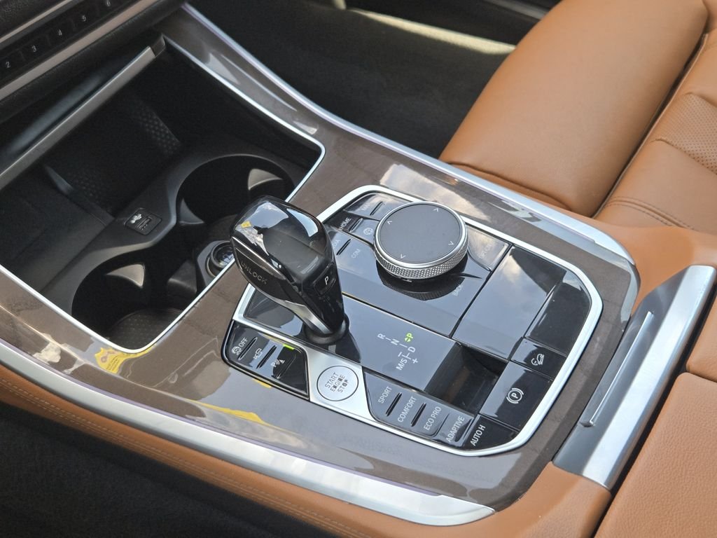 Used 2021 Blue BMW xDrive40i image 21