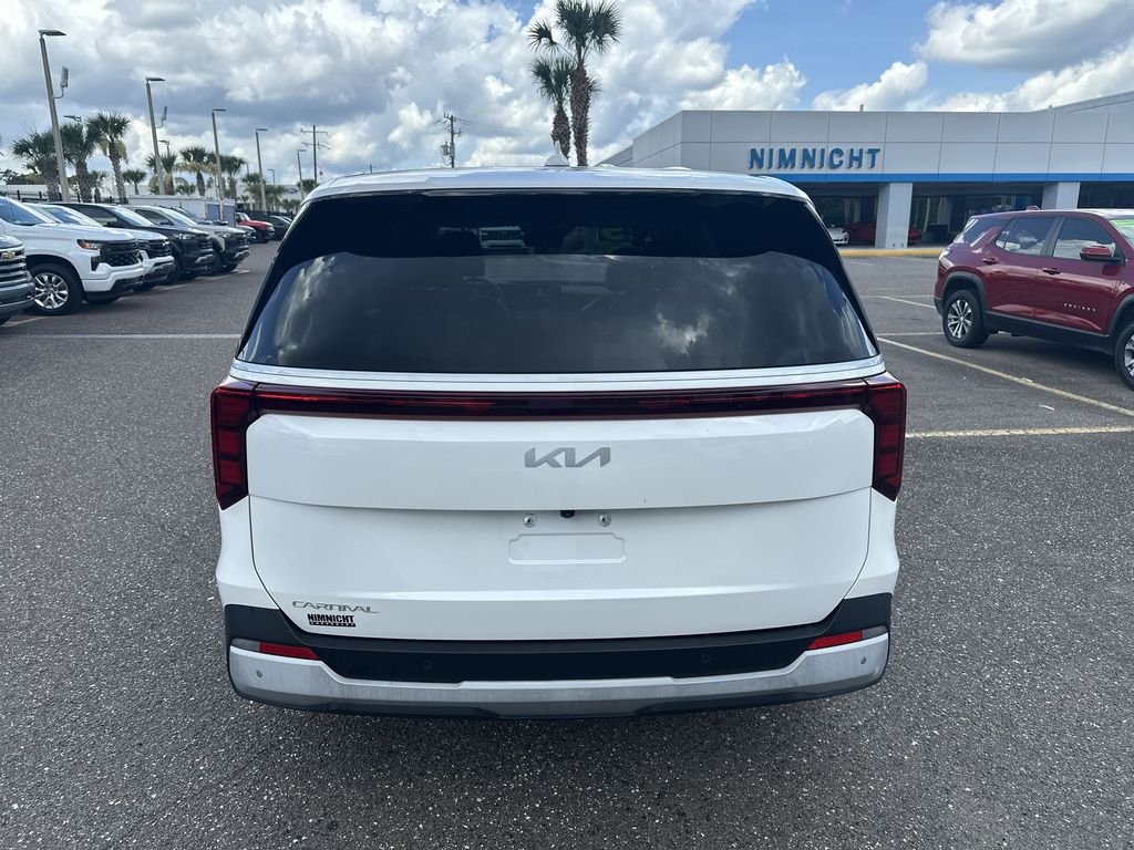 Used 2025 White Kia LXS image 15