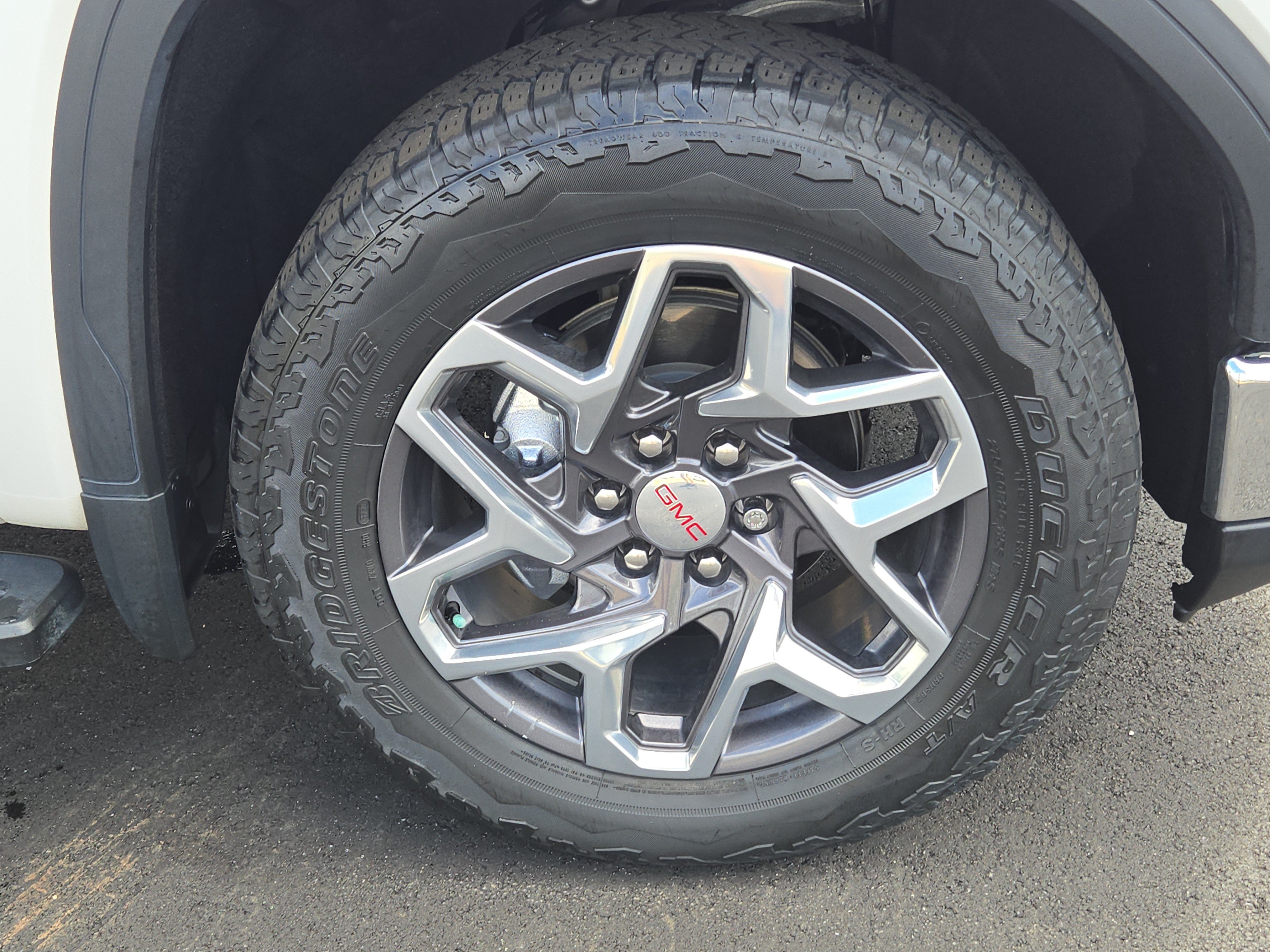 Used 2023 White Frost Tricoat GMC SLT image 8