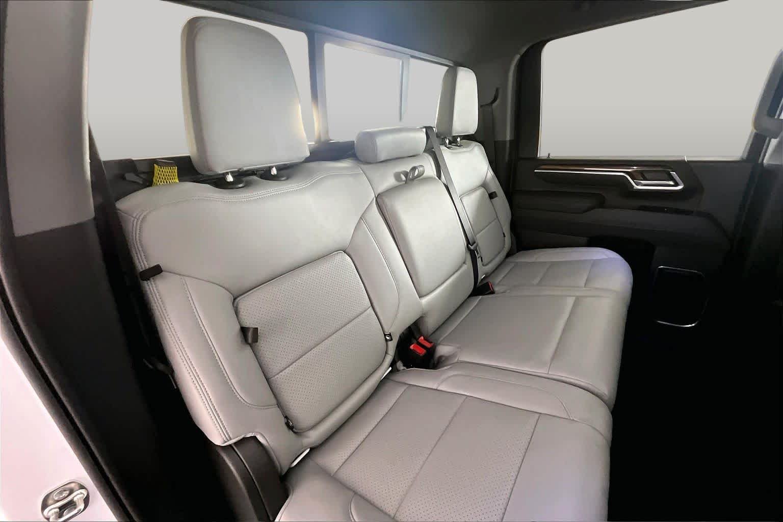 Used 2026 Summit White Chevrolet LT image 20