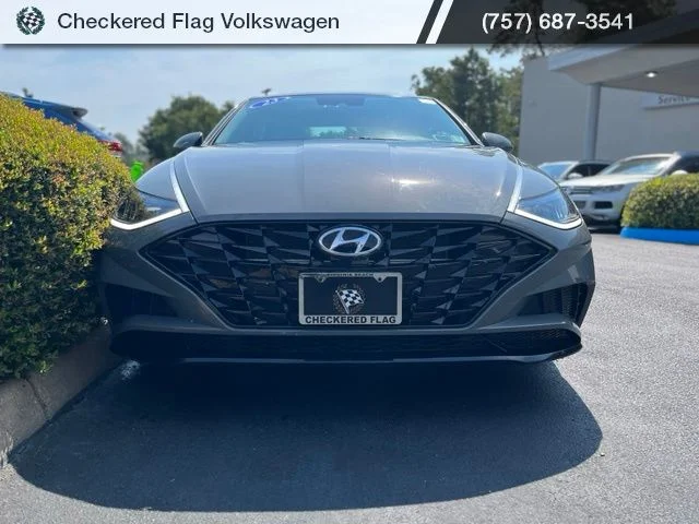 Used 2023 Hampton Gray Hyundai SEL image 12