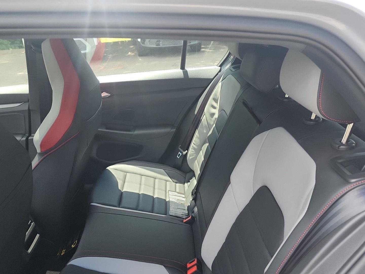 2026 Volkswagen Golf GTI SE - Photo 15
