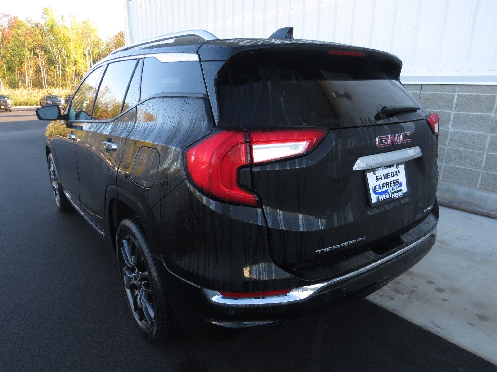 Used 2024 Ebony Twilight Metallic GMC Denali image 13