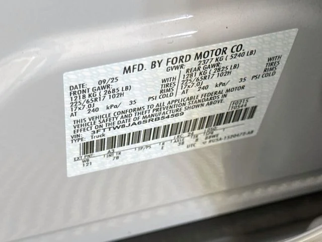 Used 2025 White Metallic Ford XLT image 29