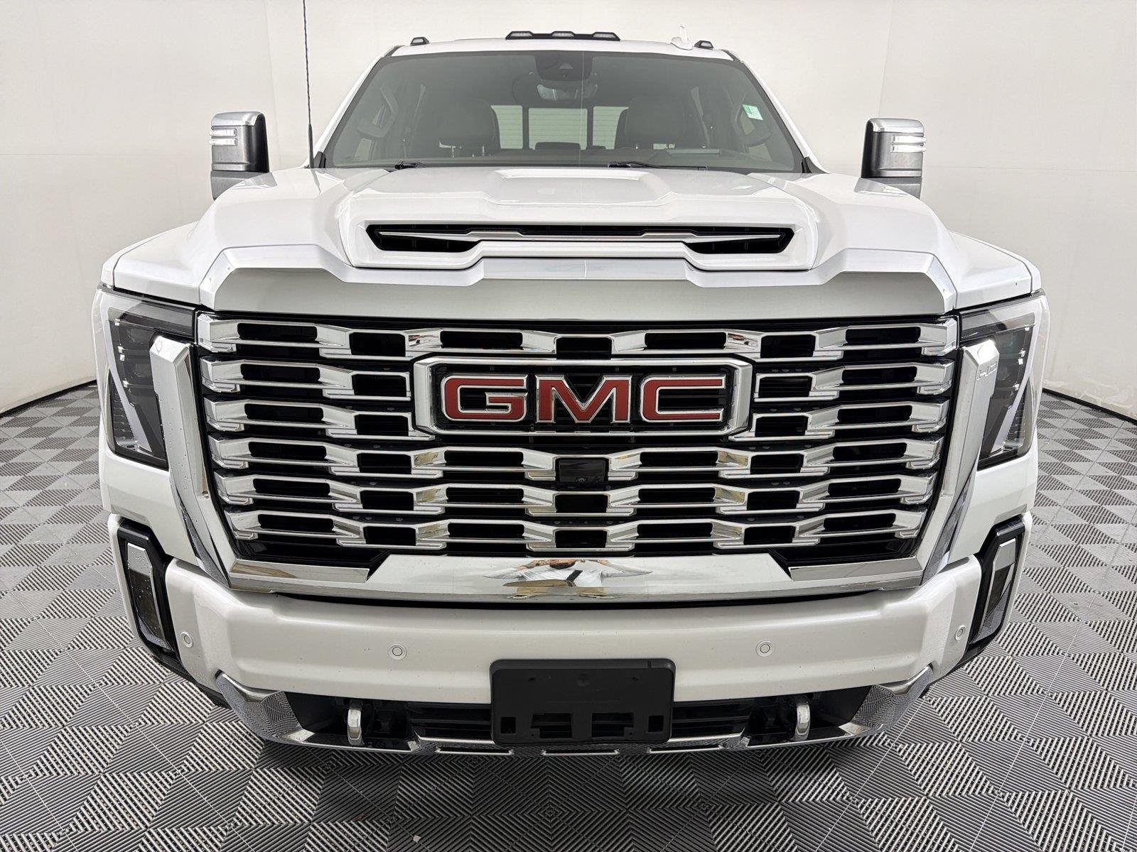 Certified Used 2024 White Frost Tricoat GMC Denali image 2