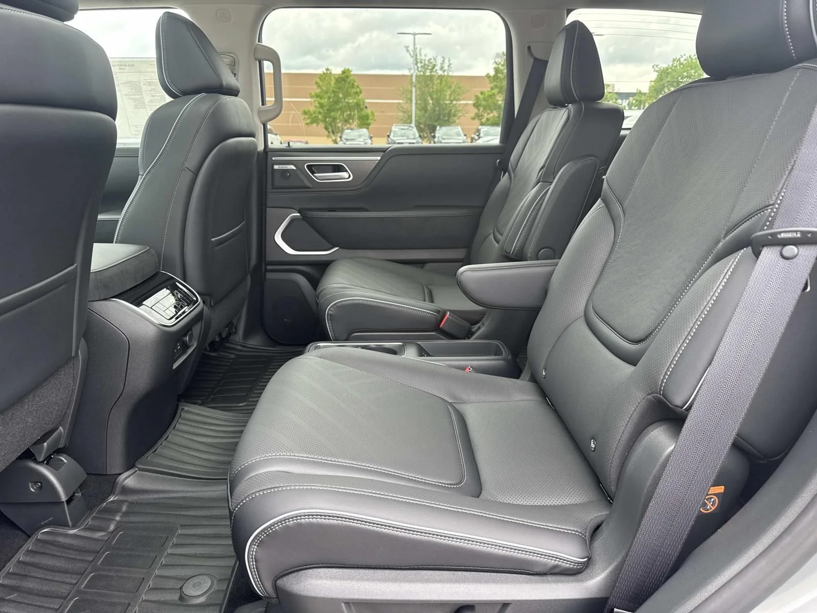 2026 INFINITI QX80 Luxe - Photo 9