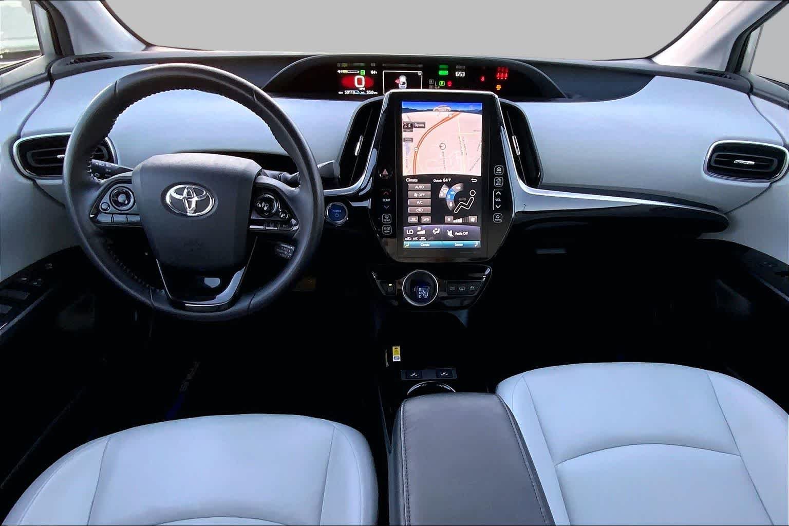 Used 2021 Classic Silver Metallic Toyota XLE image 15