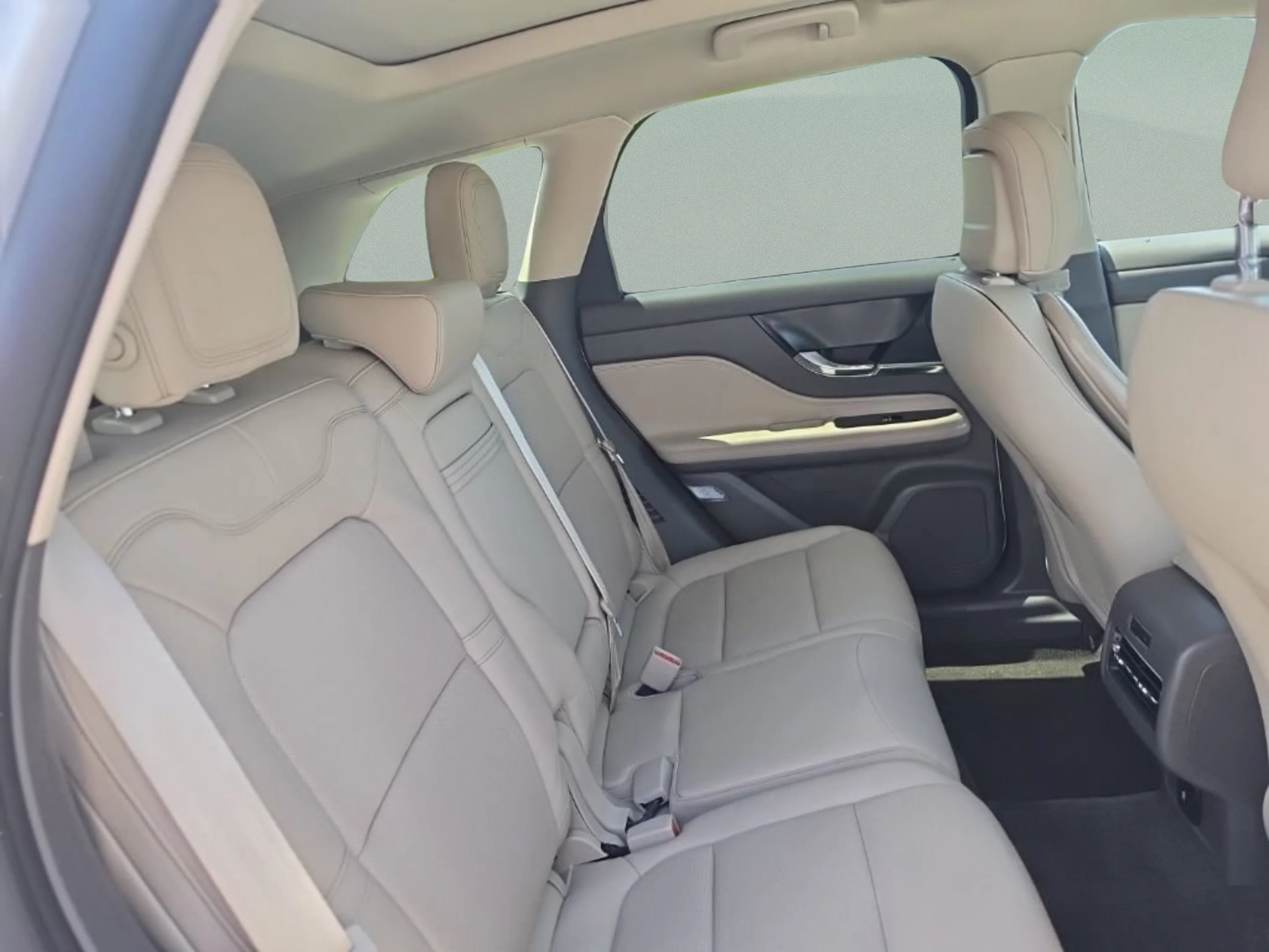 Used 2020 White Lincoln Reserve image 25