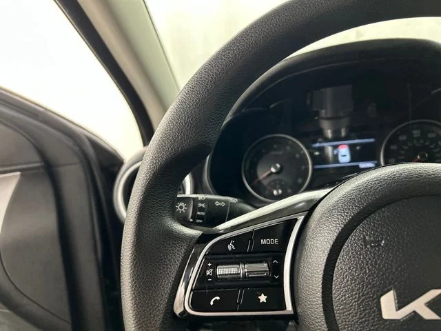 Used 2022 Gray Kia LXS image 7