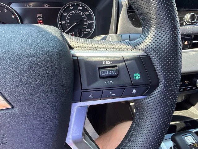 Used 2025  Mitsubishi  image 36