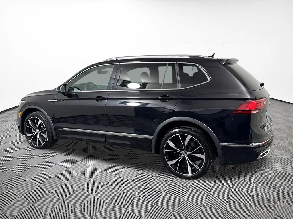 Used 2024 Black Volkswagen 2.0T SEL R-Line image 11