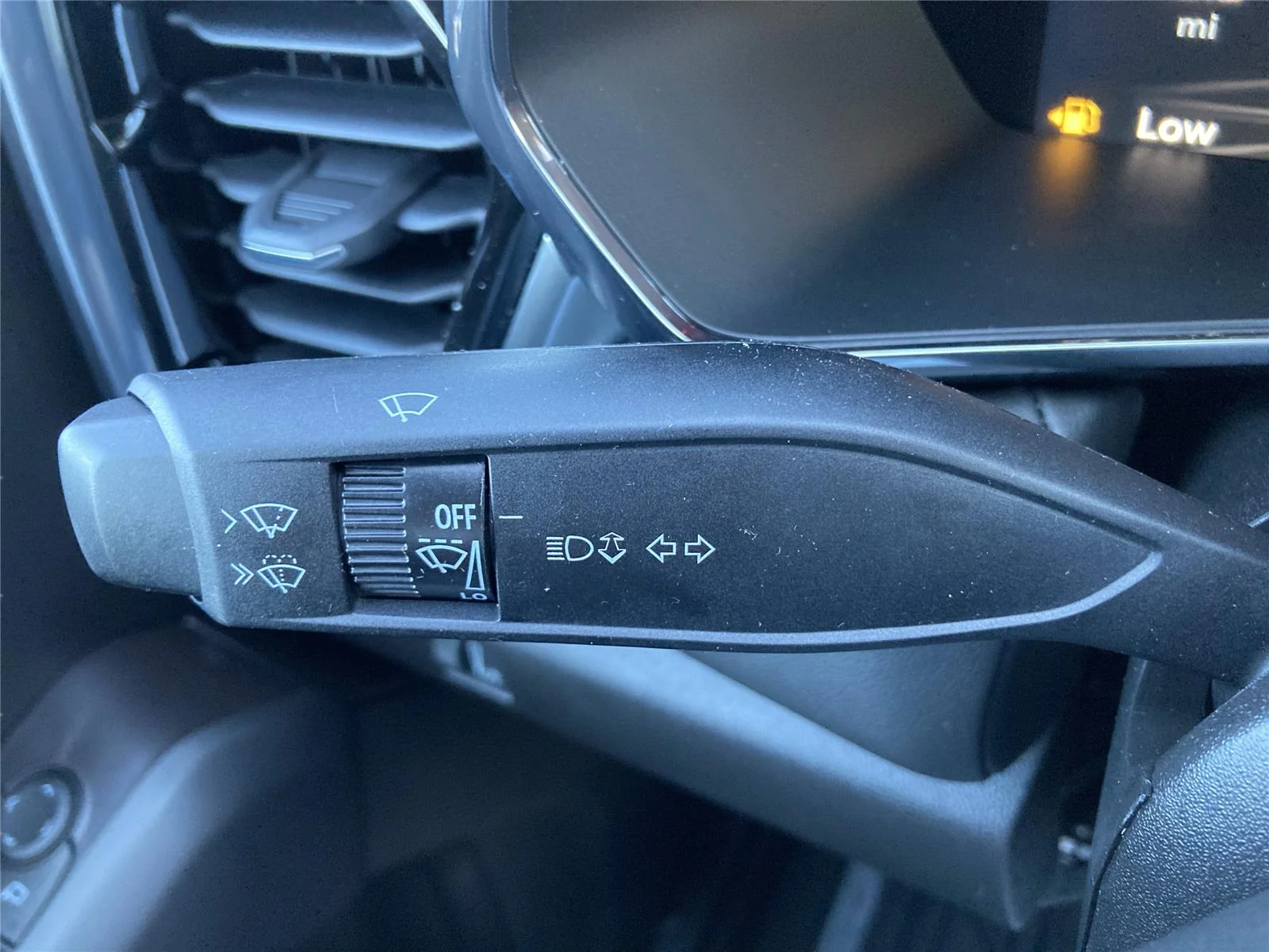 New 2026 Onyx Black GMC Elevation image 18