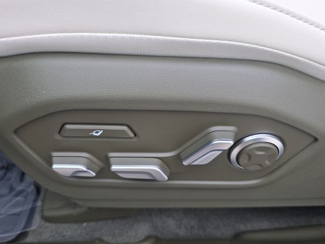 Used 2025 White Hyundai Calligraphy image 12