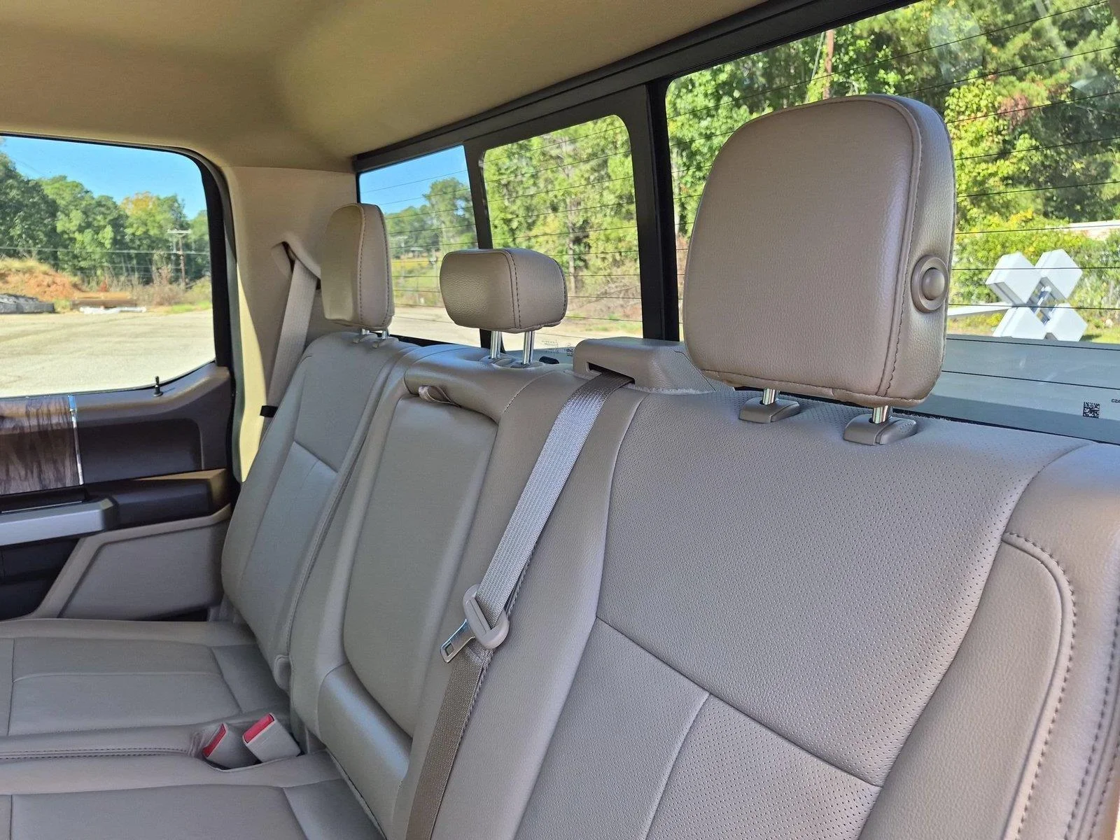 Used 2018 Blue Jeans Metallic Ford LARIAT image 31