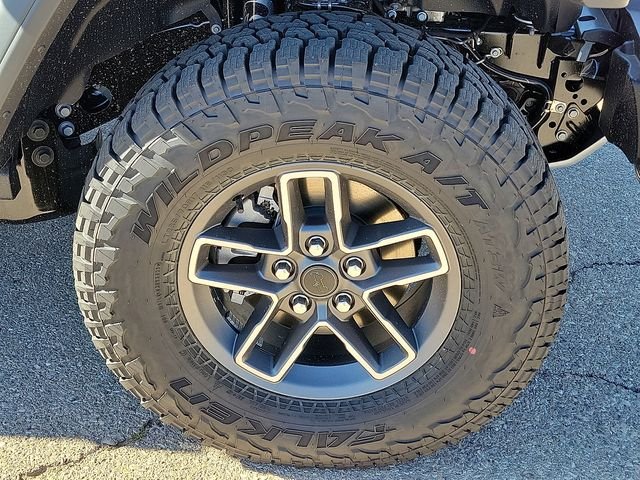New 2026 Bright White Clear-Coat Exterior Paint Jeep Mojave image 7