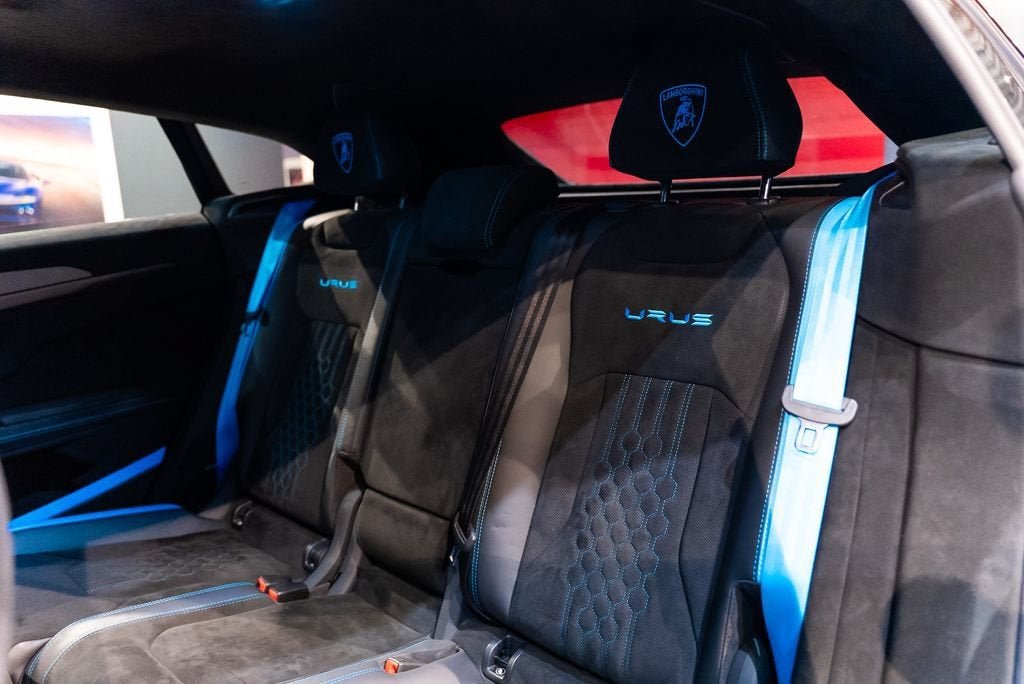 Used 2024 Blu Cepheus Metallic Lamborghini Performante image 33
