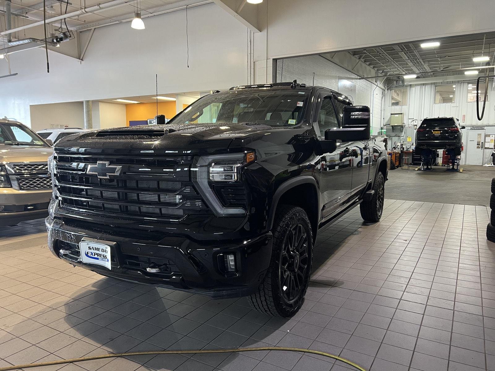 Used 2026 Black Chevrolet High Country image 4