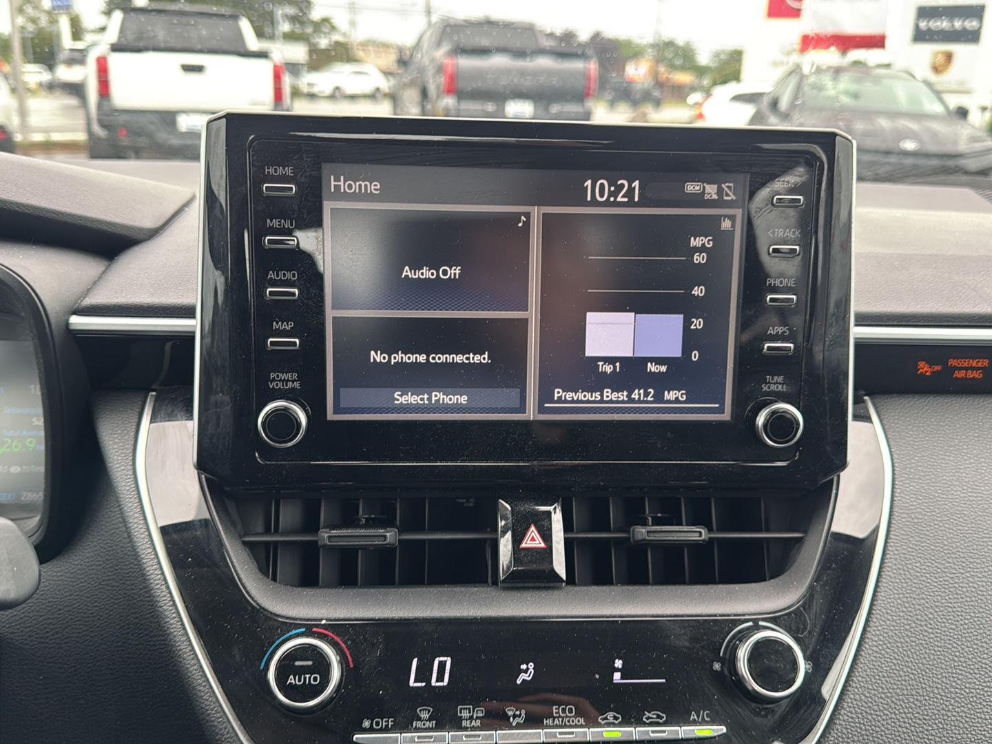 Used 2020 Classic Silver Metallic Toyota LE image 9